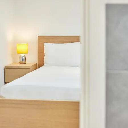 Jackson Court Apartment Four アパート *