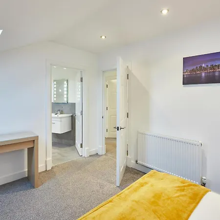 Jackson Court Apartment Four *
